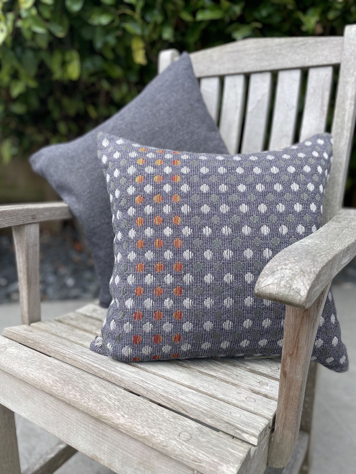 Cushion. Green Spot.