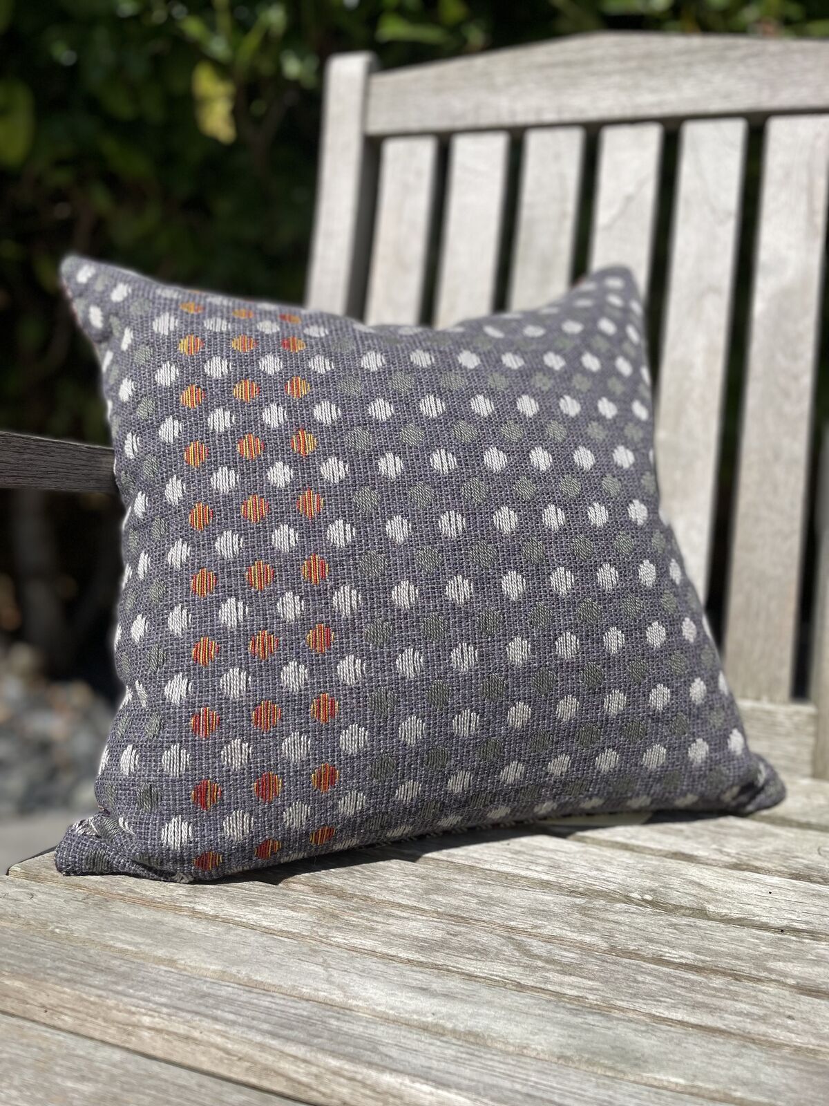 Cushion. Green Spot.