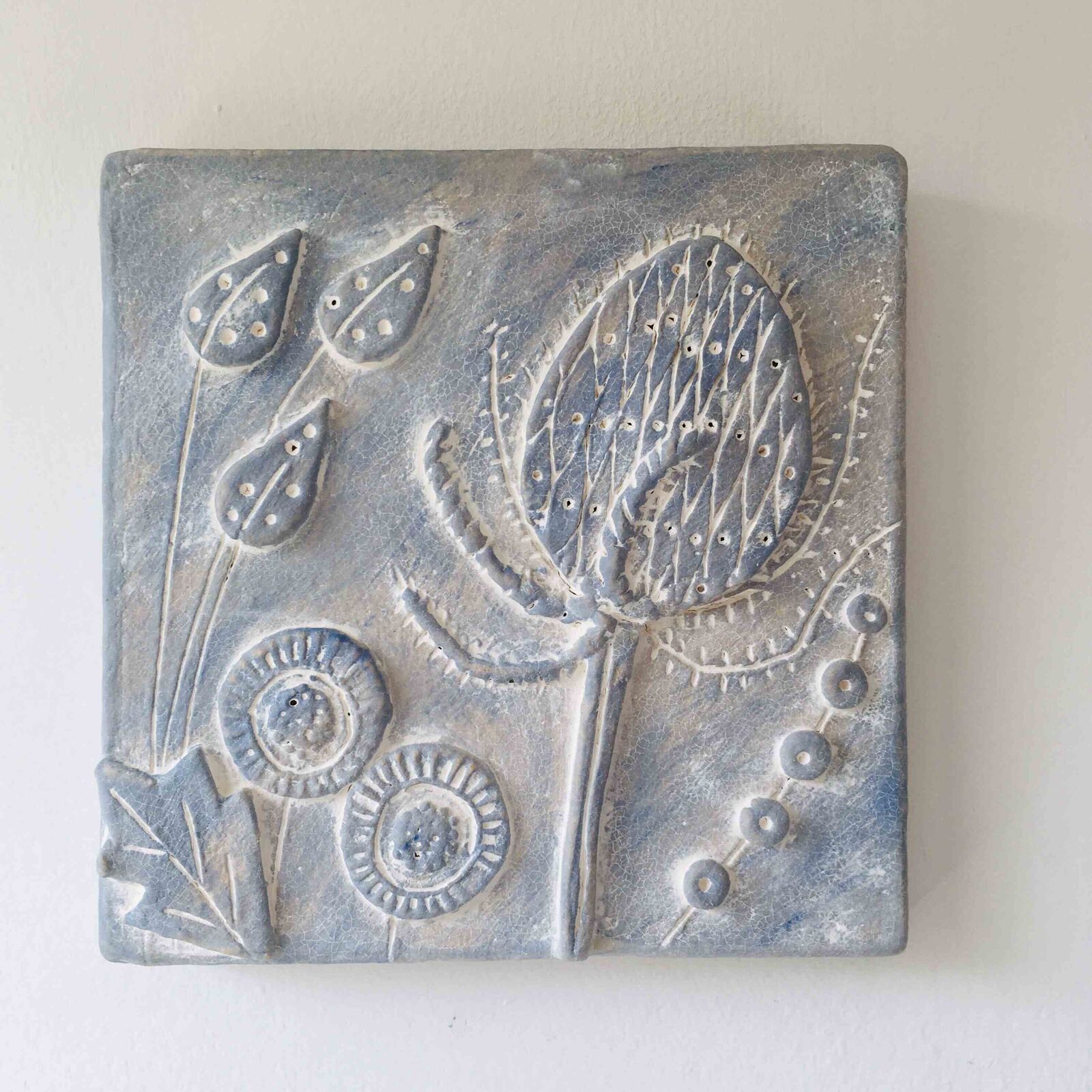 Wall tile flower plaque