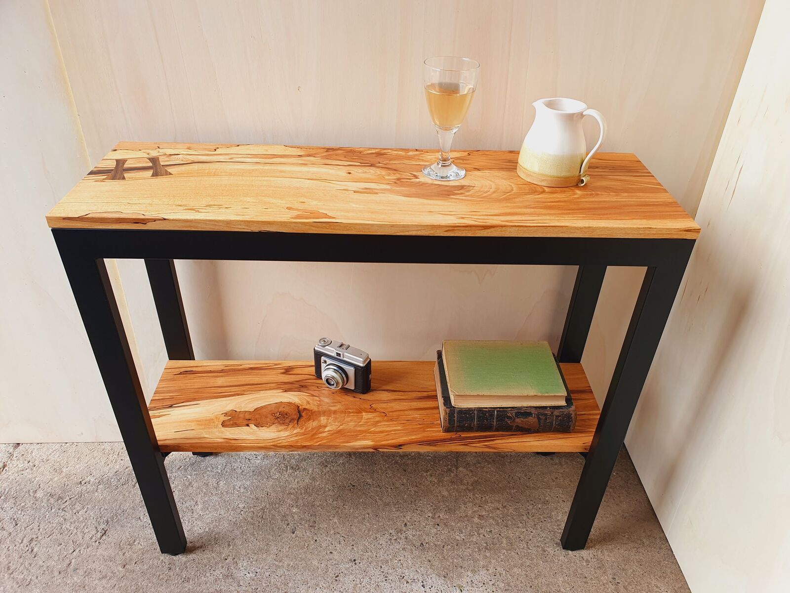Kuro Hall/Console Table