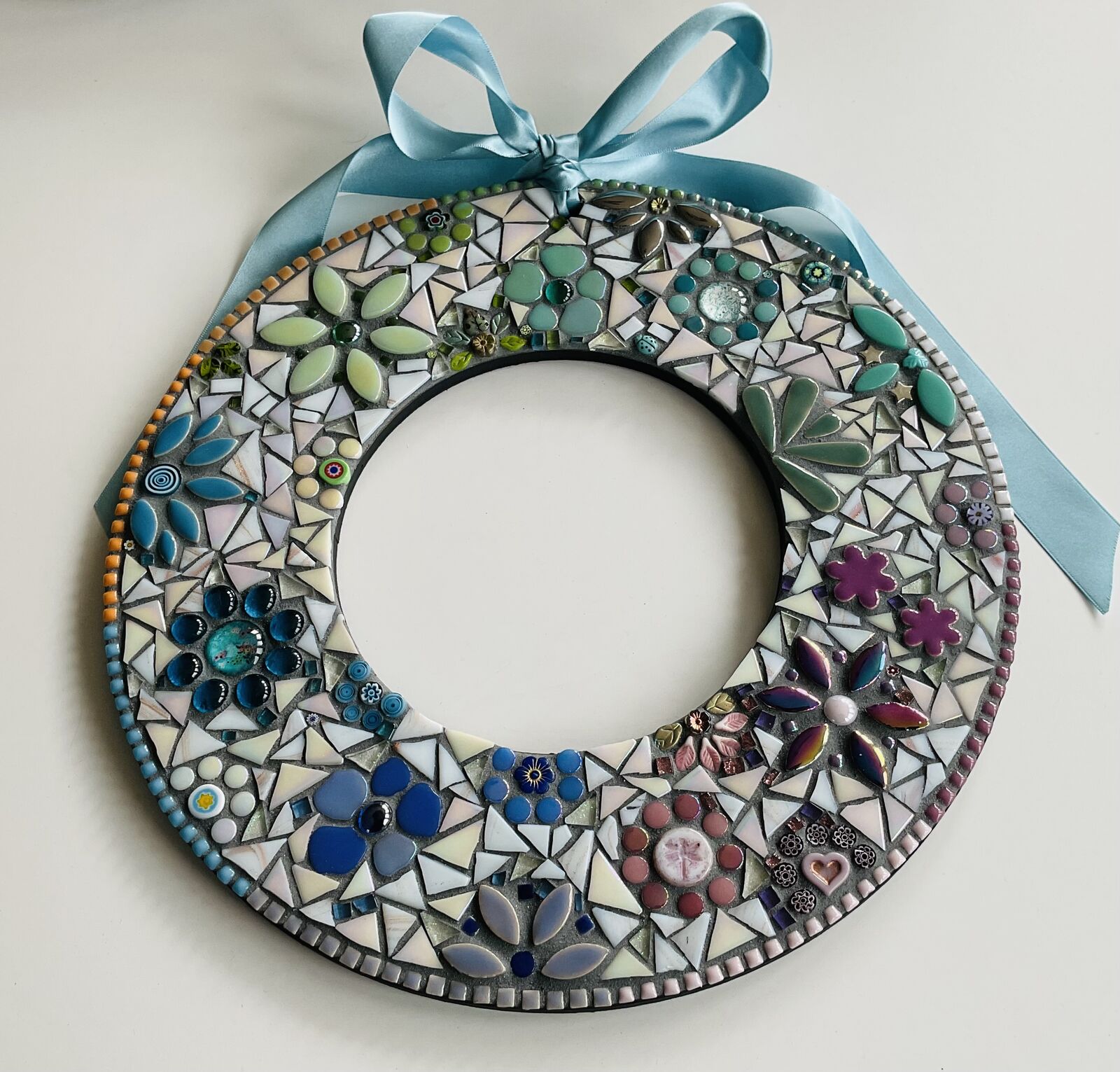 Flower wreath wall hanging